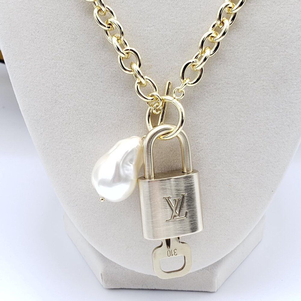 Authentic Louis Vuitton Gold Padlock w/unbranded 16k Gold Plated Stainless Steel - Picture 7 of 16